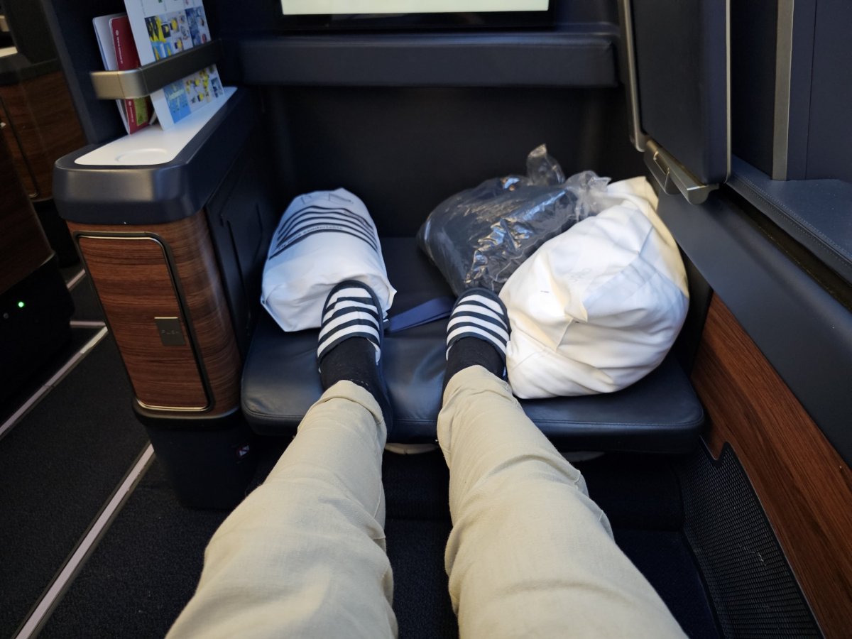 Prostor na nohy při sezení