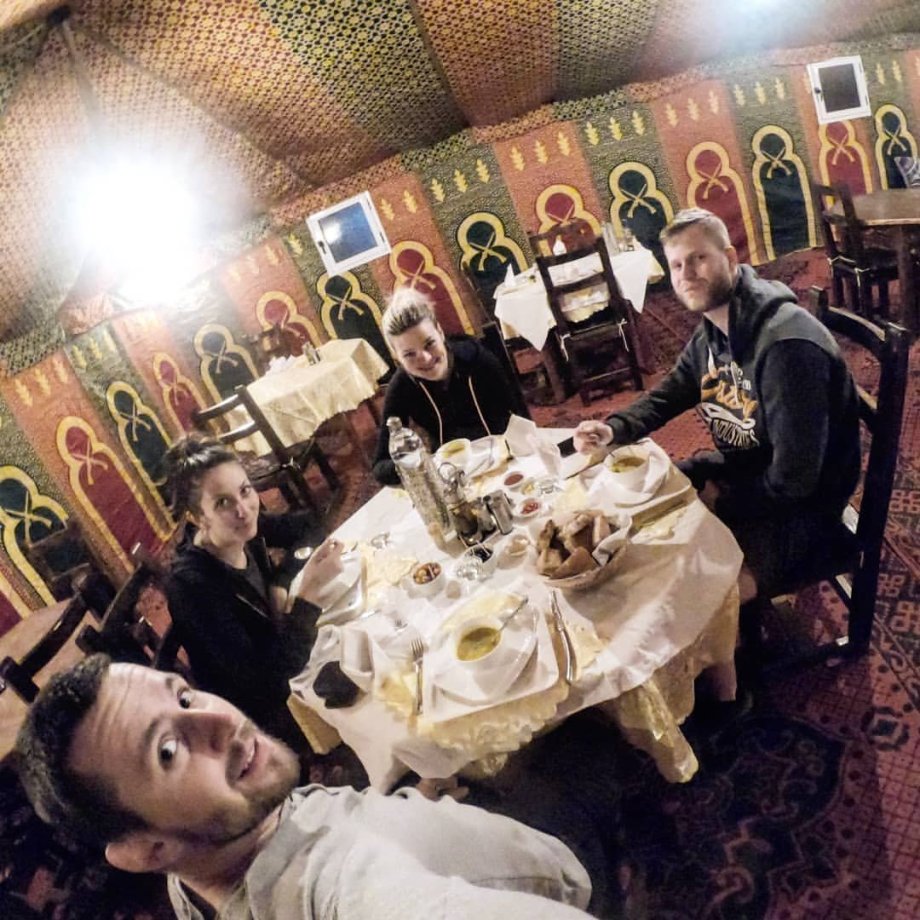 večeře v Luxury Bega Camp