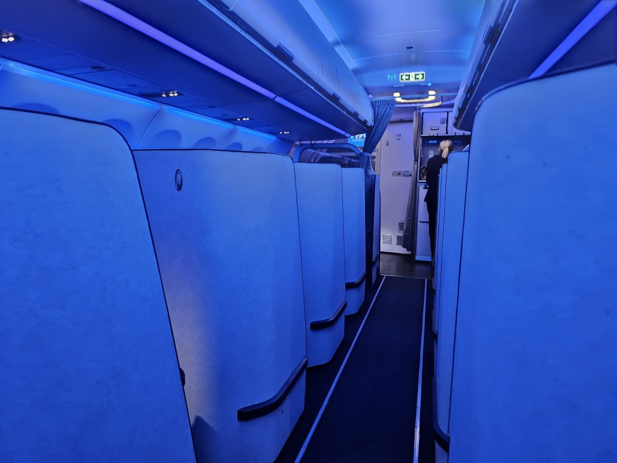 Večerní osvětlení kabiny business class