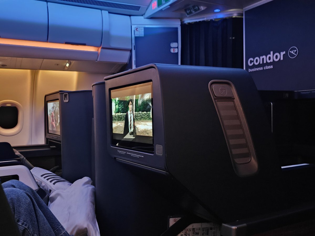 Business class kabina před večeří