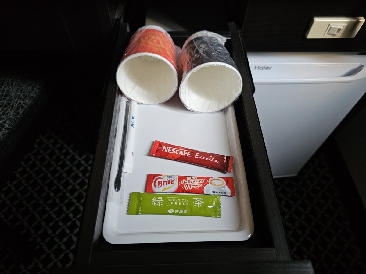 Instantní káva a zelený čaj