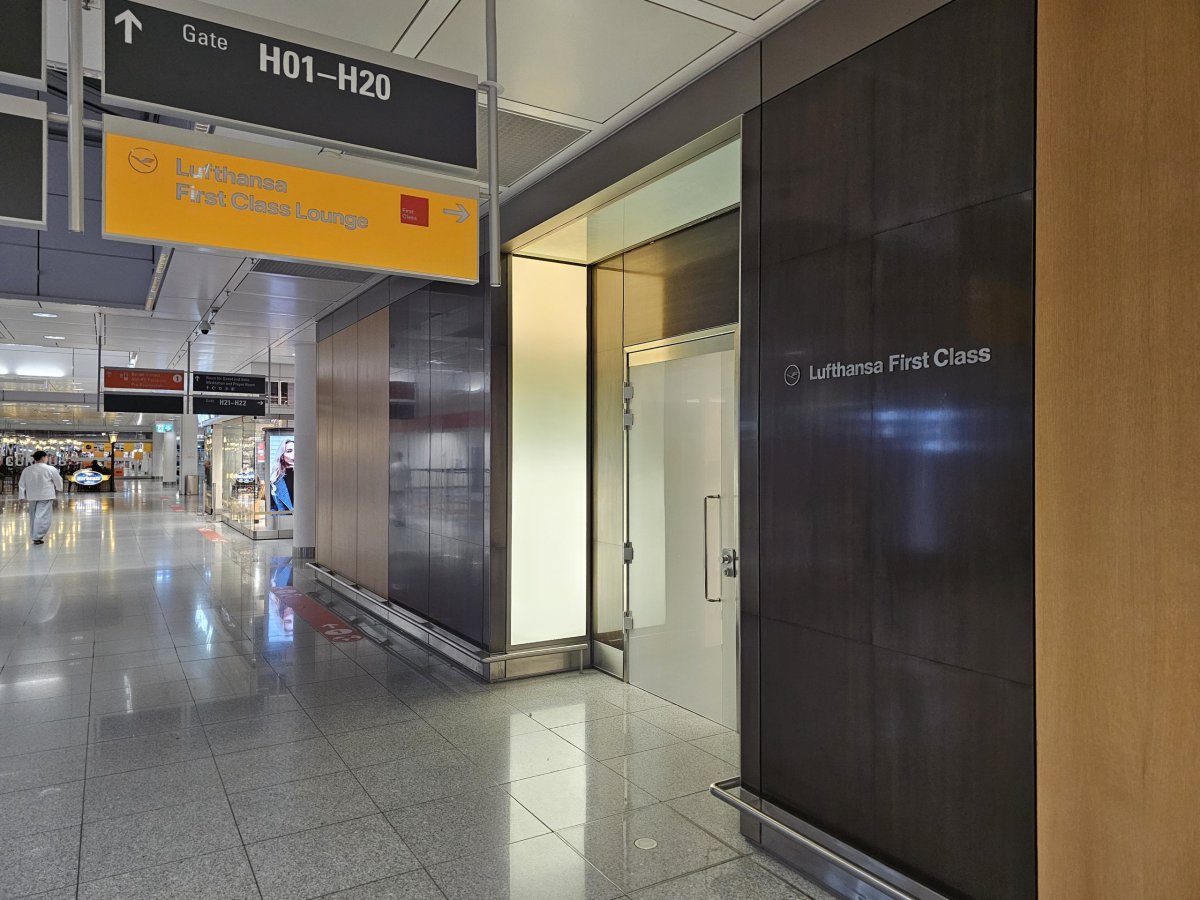 First Class Lounge (Main Terminal)