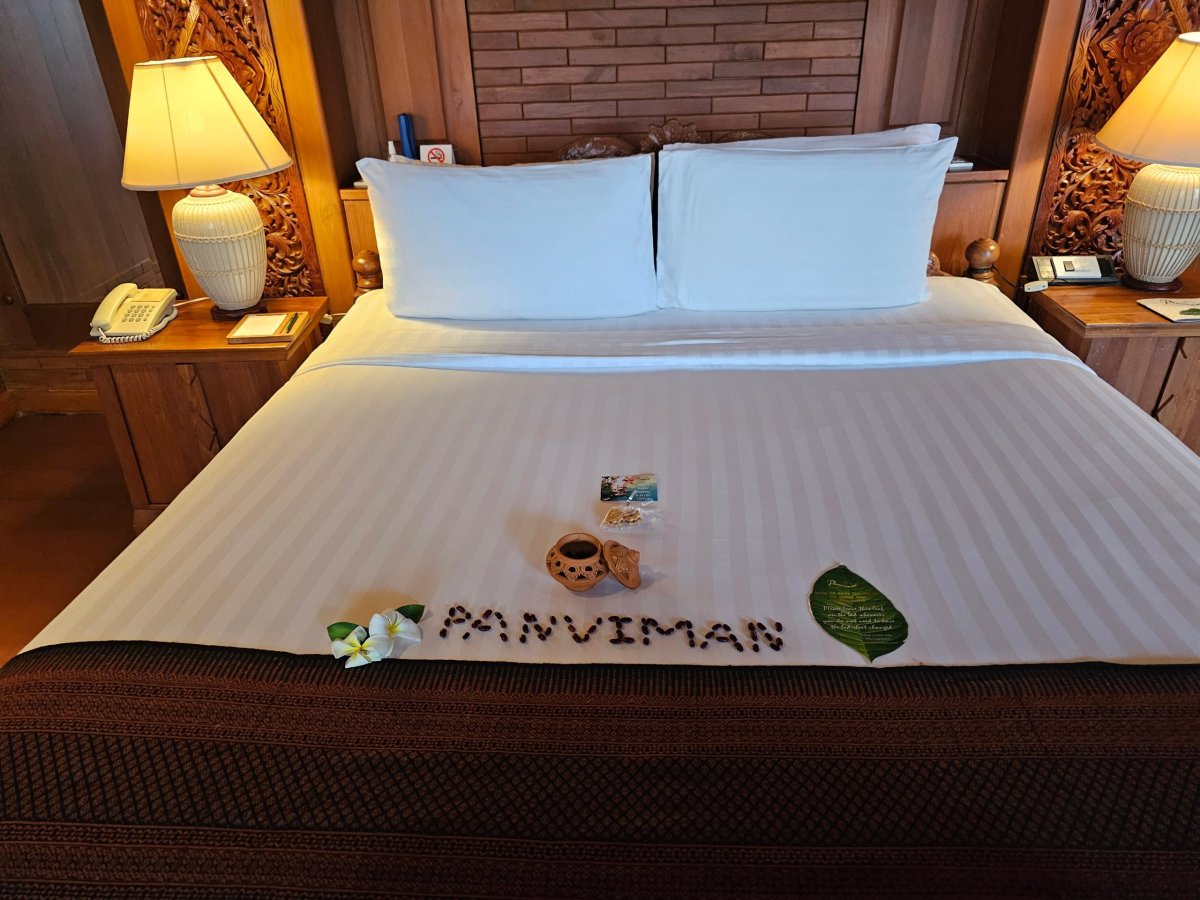 Postel v našem pokoji