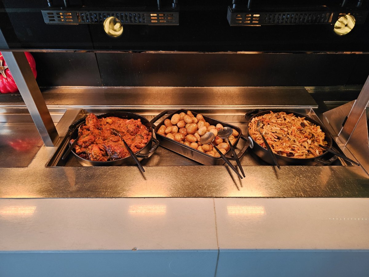 Teplé jídlo během obědů