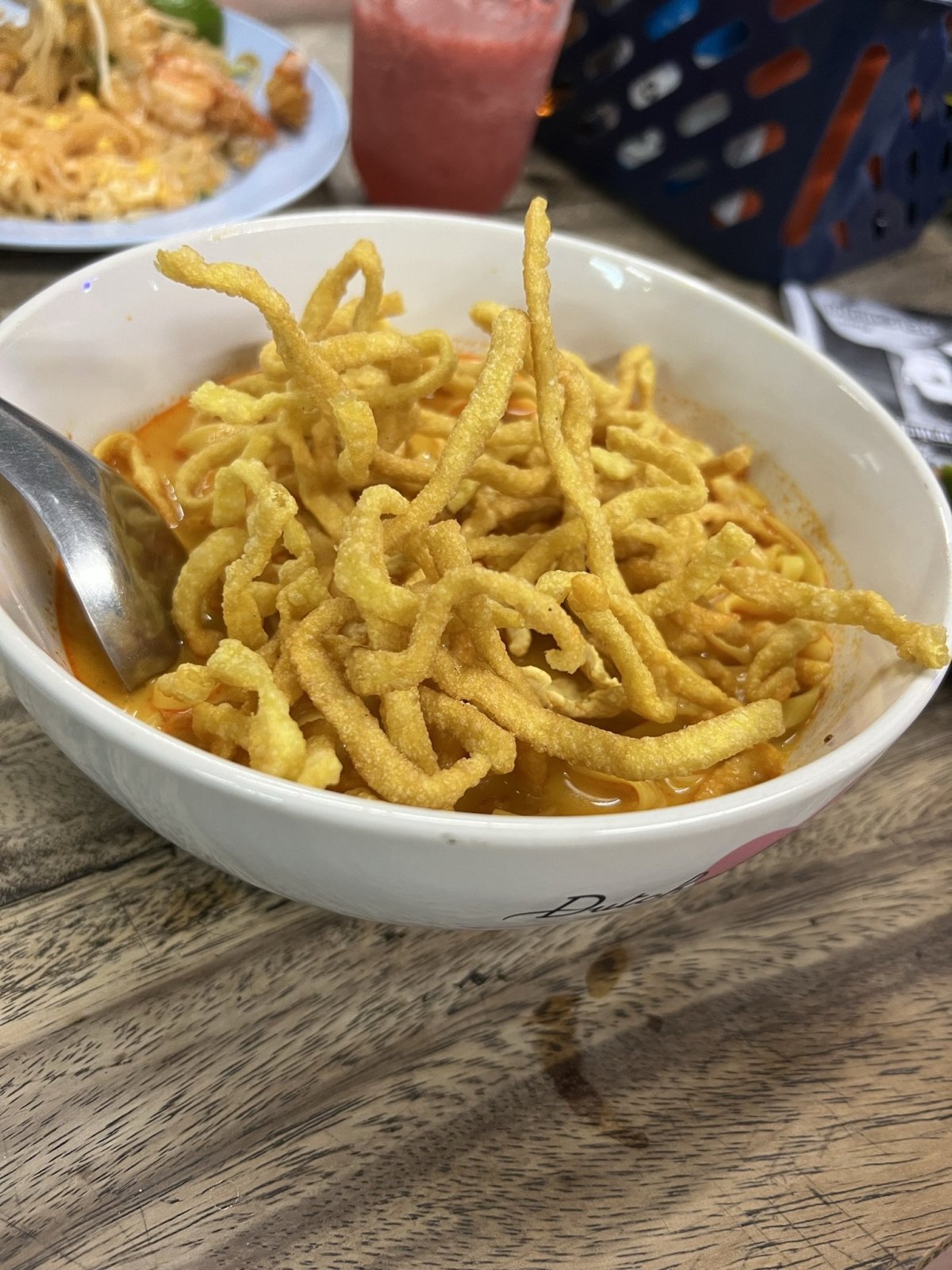 Místní polévka Khao Soi