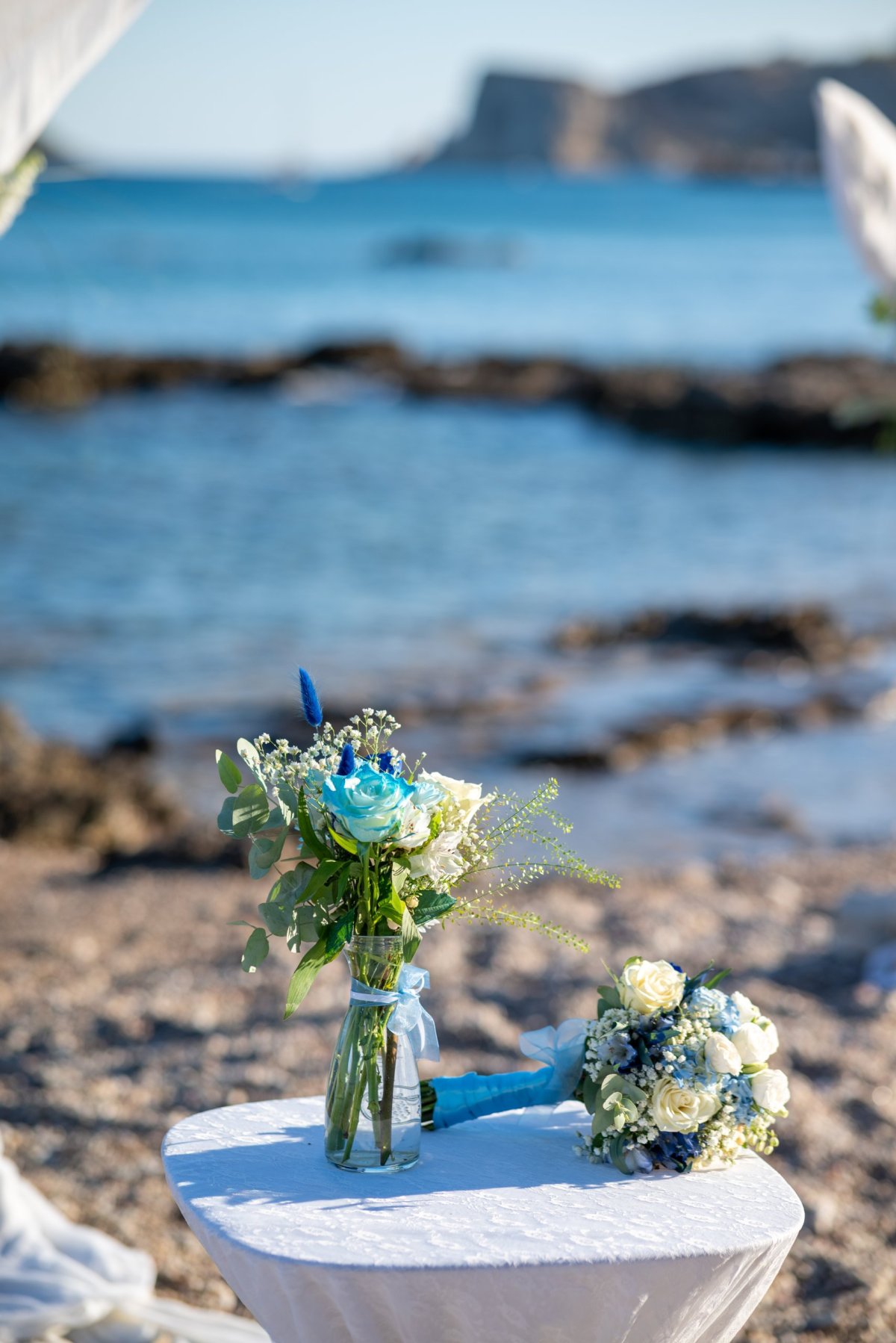 Květina na stolečku + kytice pro nevěstu