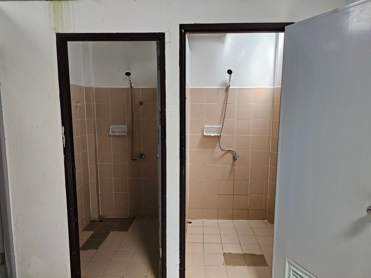 Sprchy zdarma u vodopádu Phaeng Noi