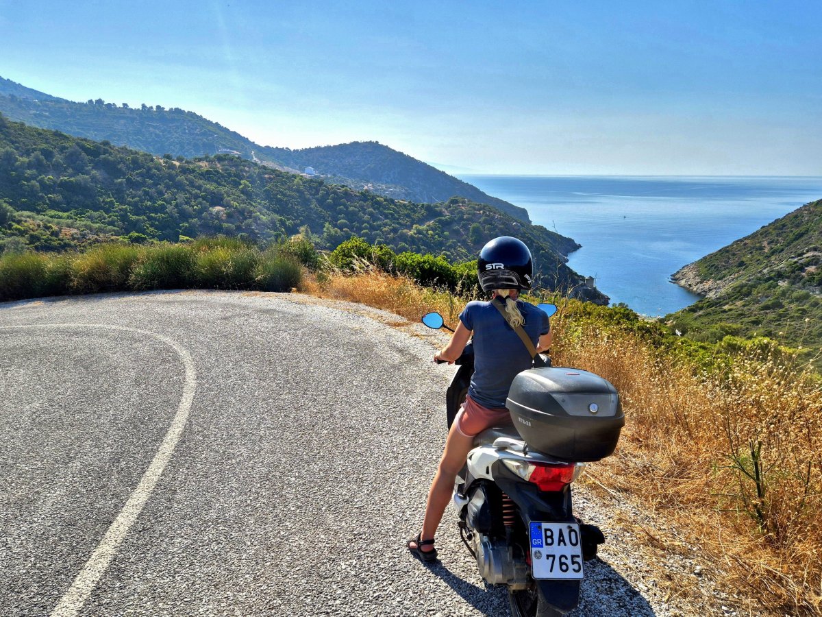 Cesta na Paralia Giala