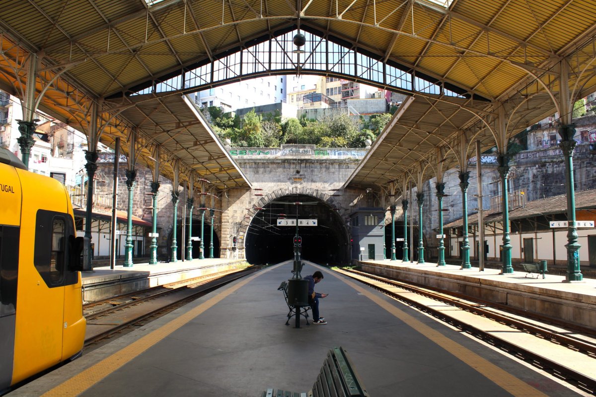 Nástupiště nádraží Sao Bento