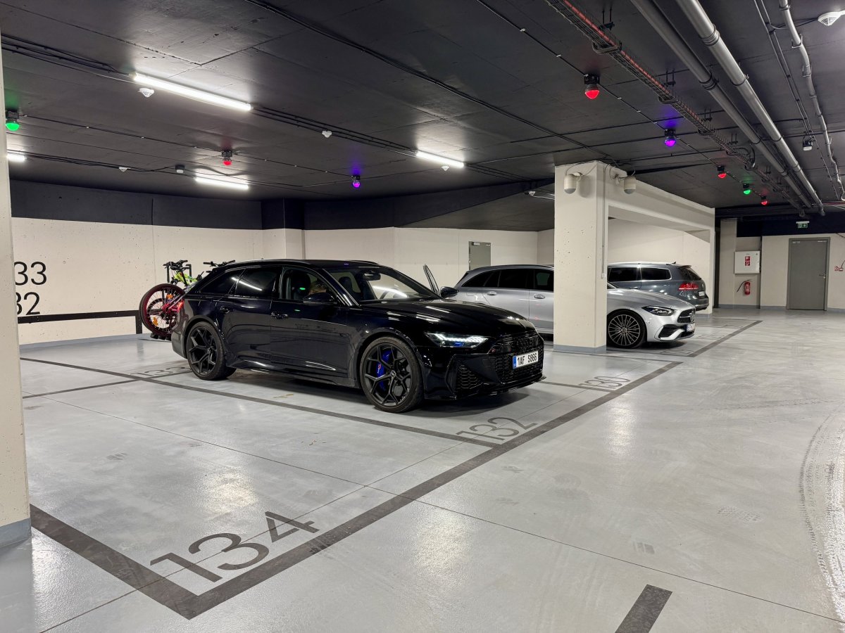 Dvojité parkovací stání