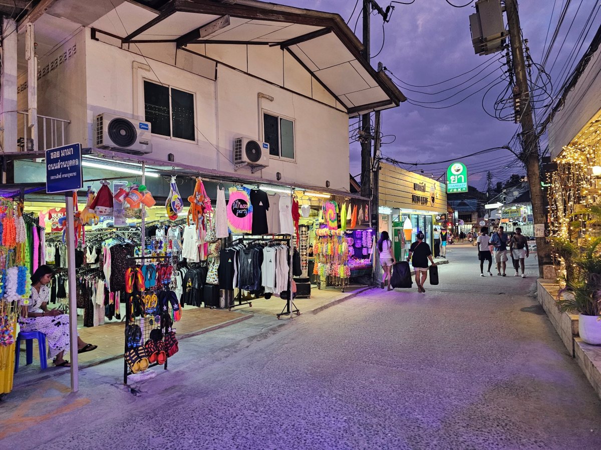 Haad Rin Walking Street