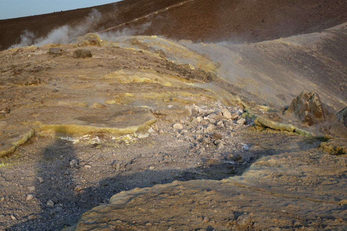 cesta kolem kráteru