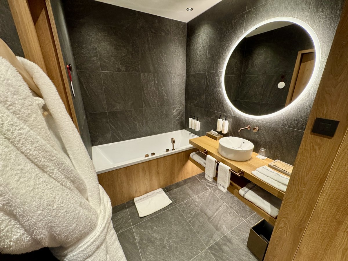 Druhá koupelna s vanou