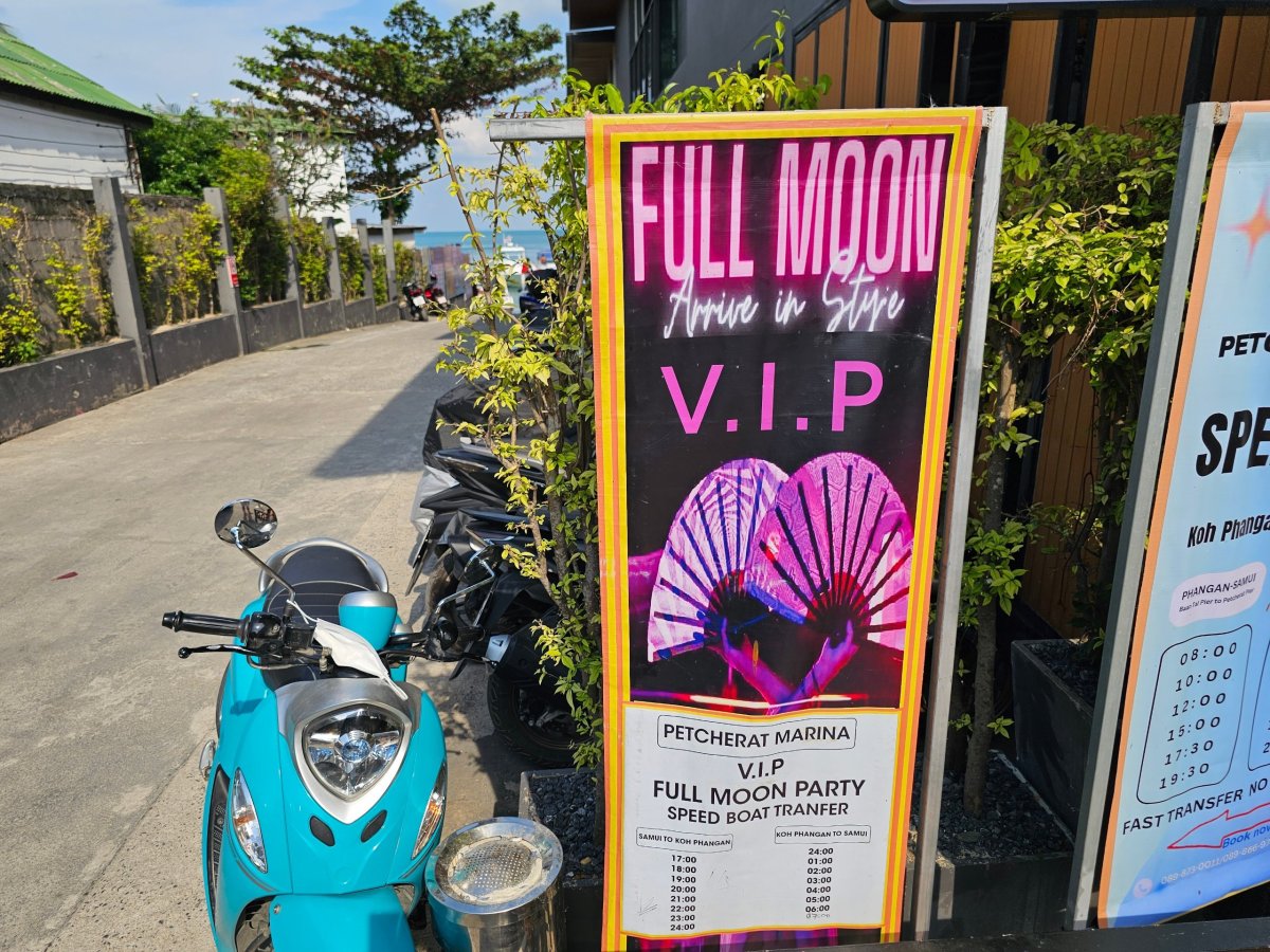 Full Moon Party - lodě z Koh Samui