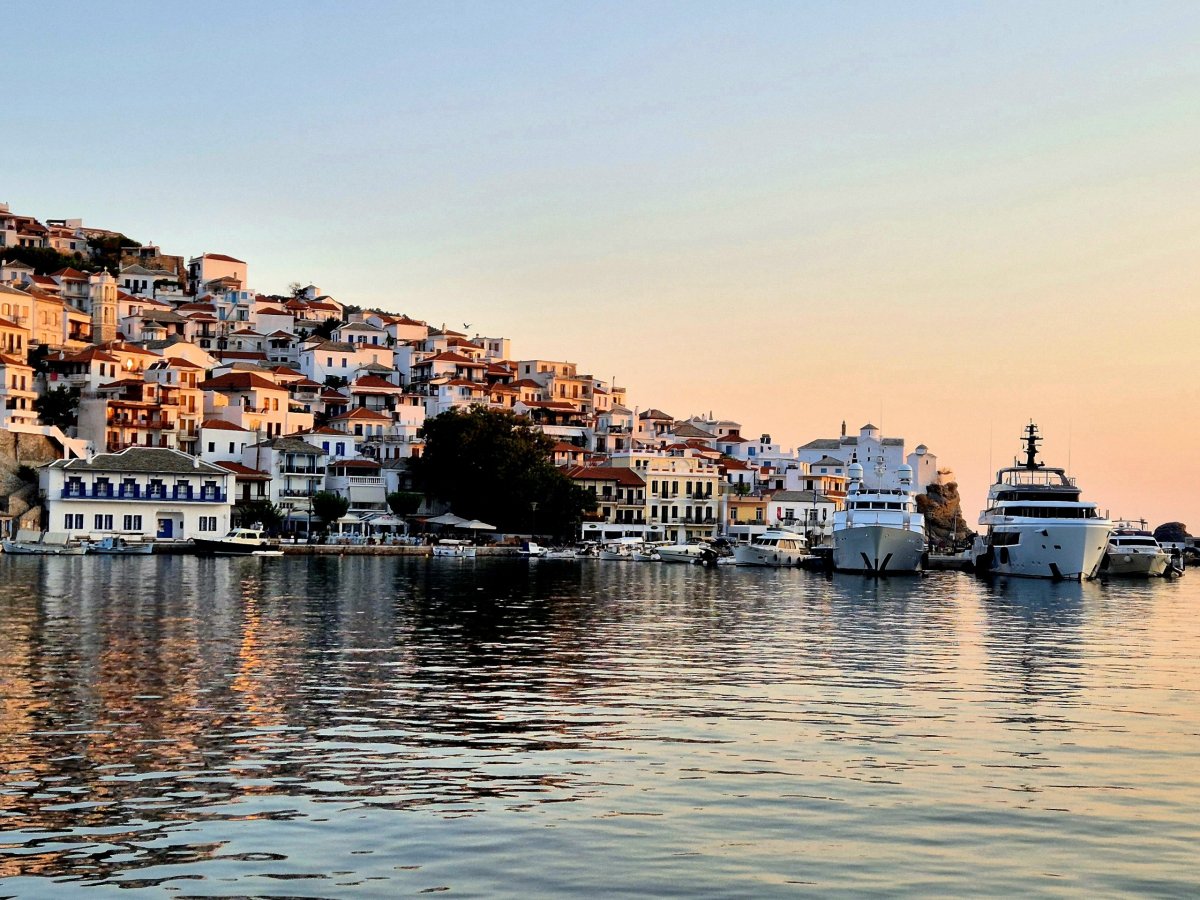 Přístav v ranním hávu