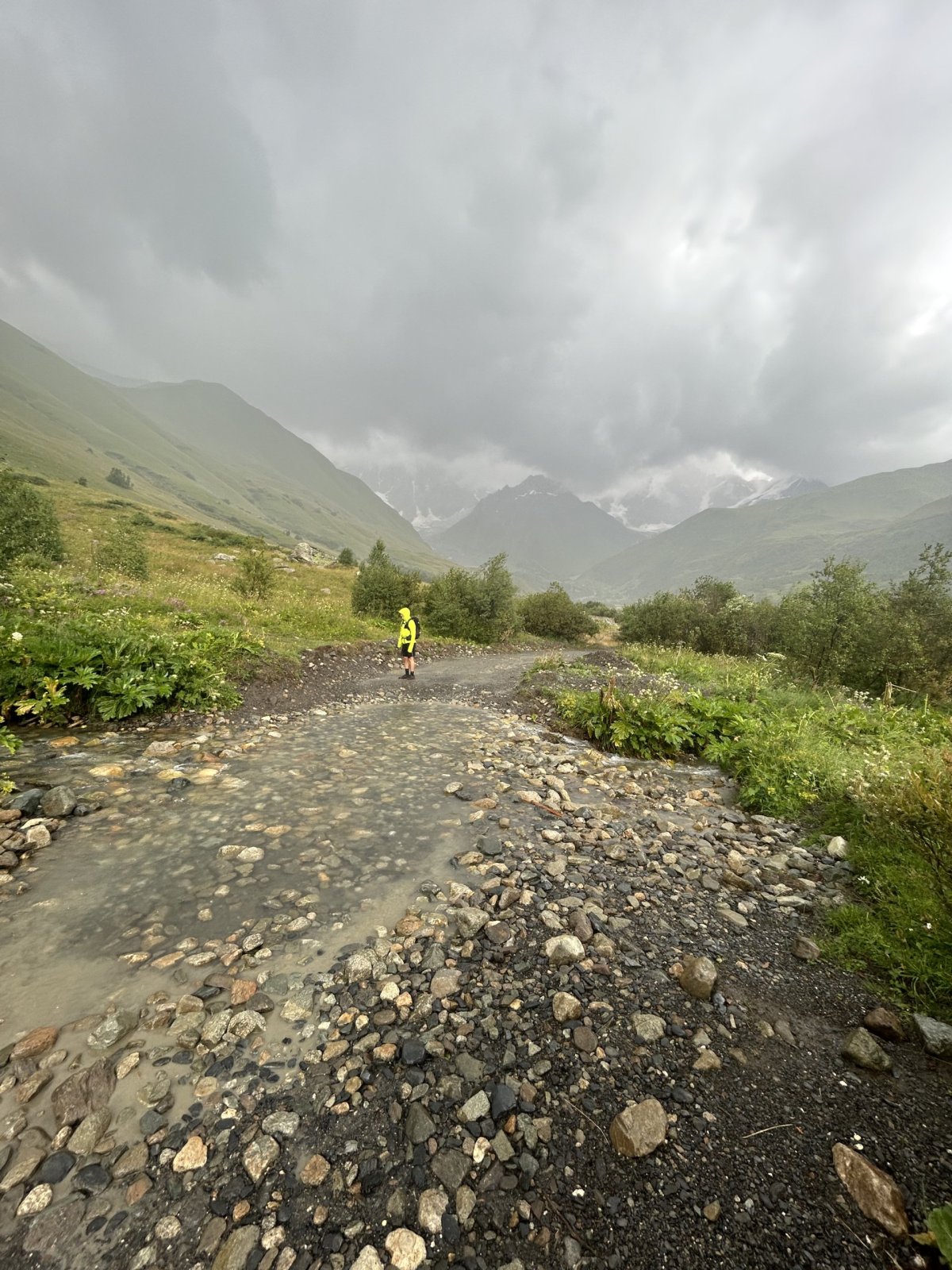 Cesta k ledovci Shkhara