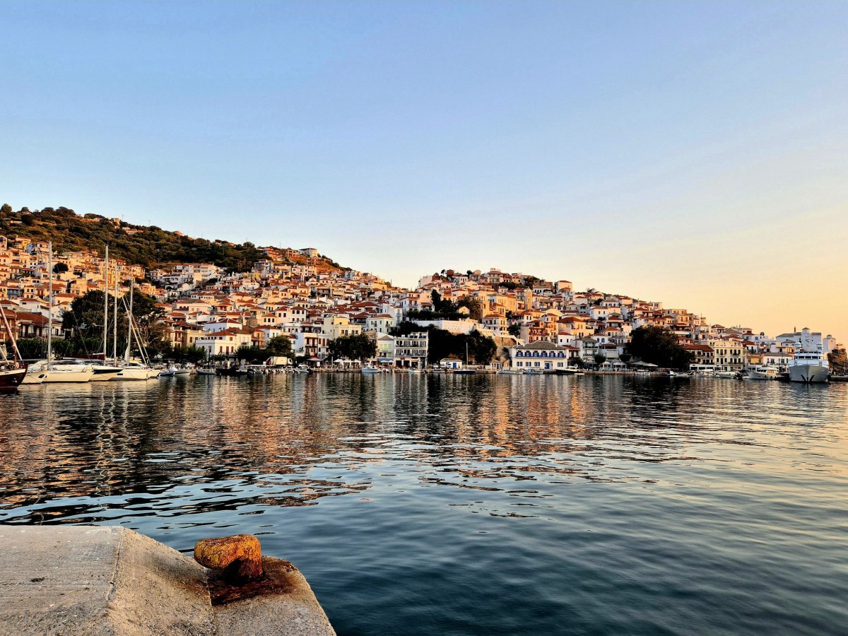 Přístav v ranním hávu