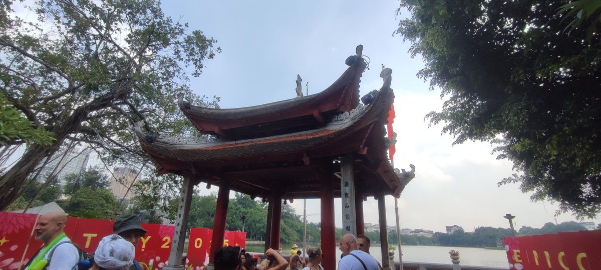 Ngoc Son Temple