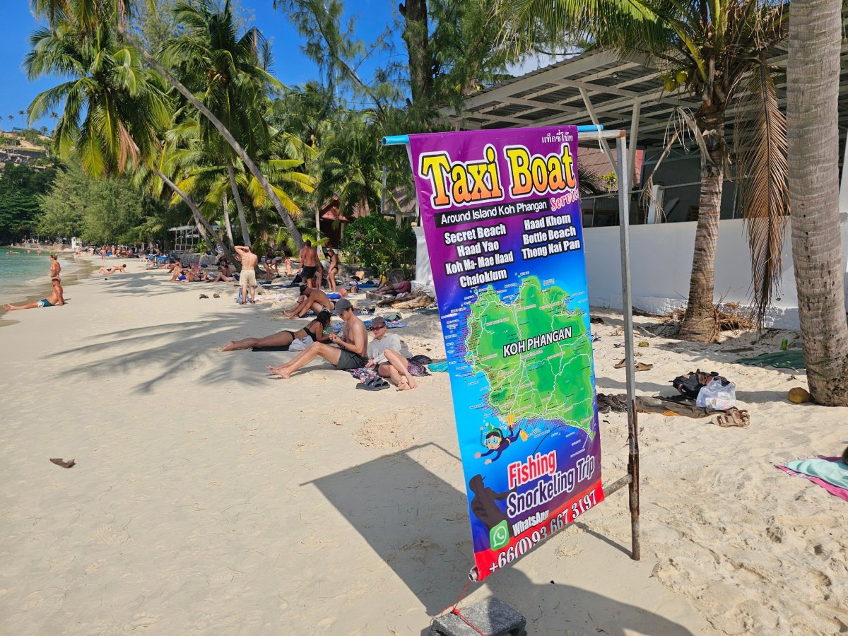 Salad Beach, taxi boat