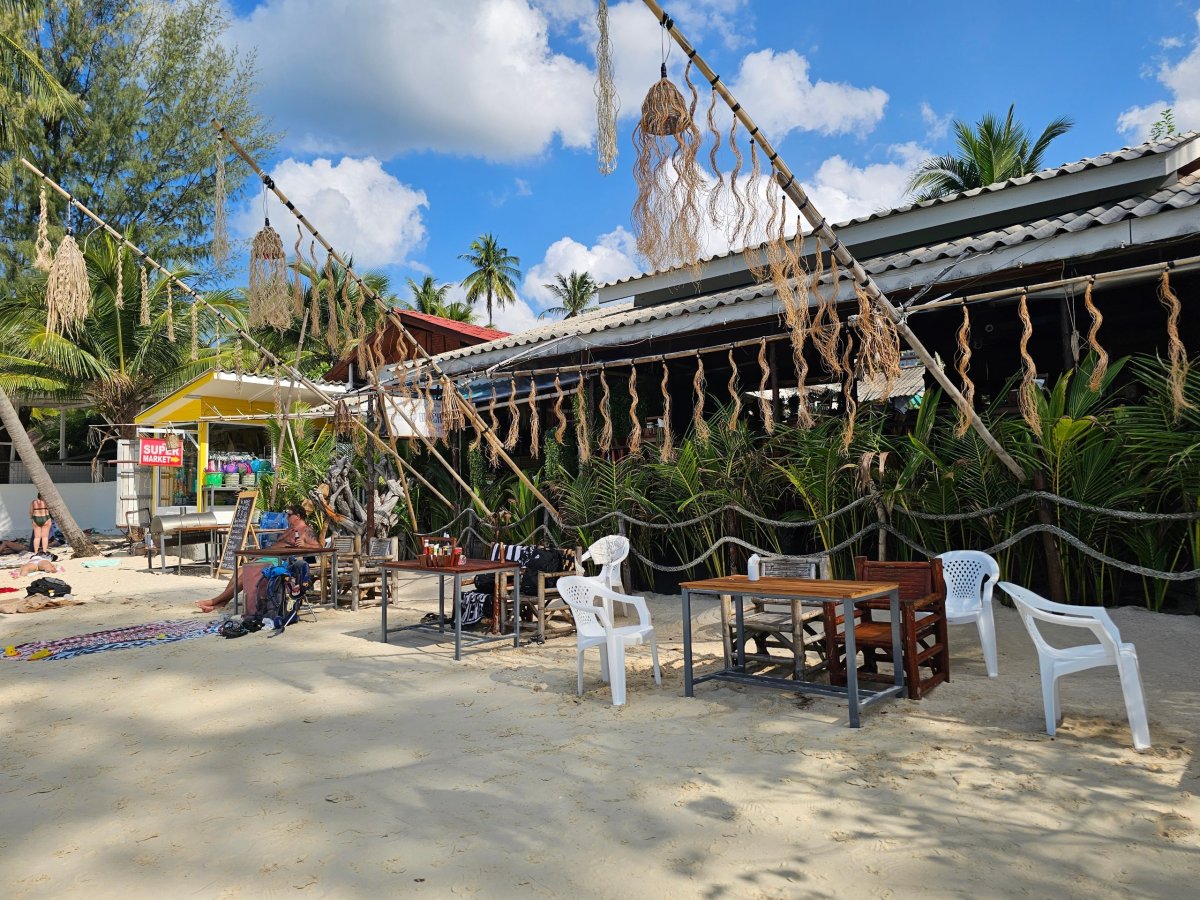 Salad Beach, restaurace