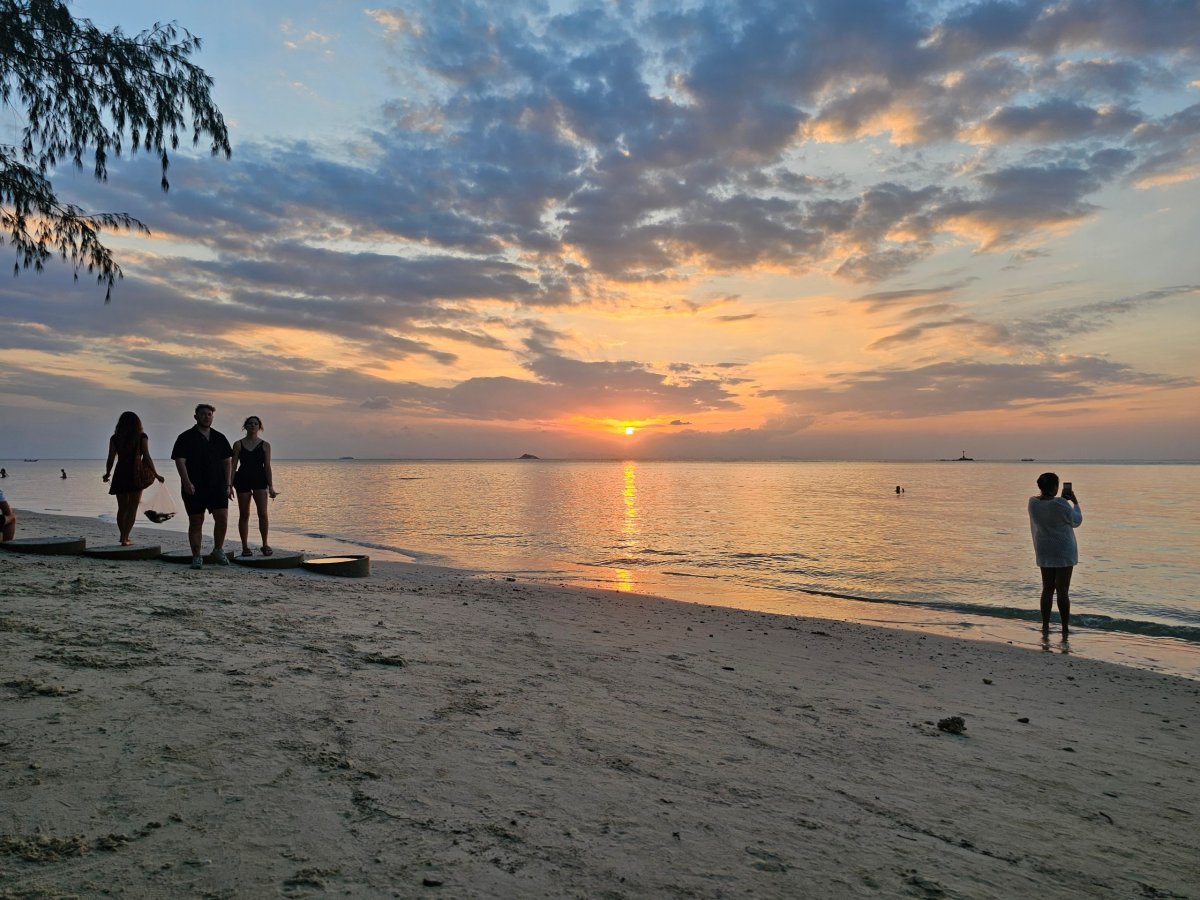 Západ slunce na Zen Beach