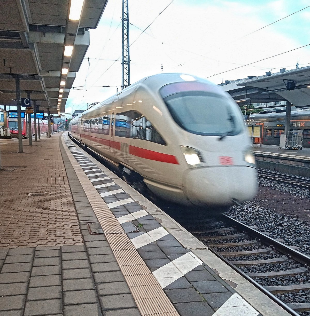Vlak IC Dopravce Deutsche Bahn