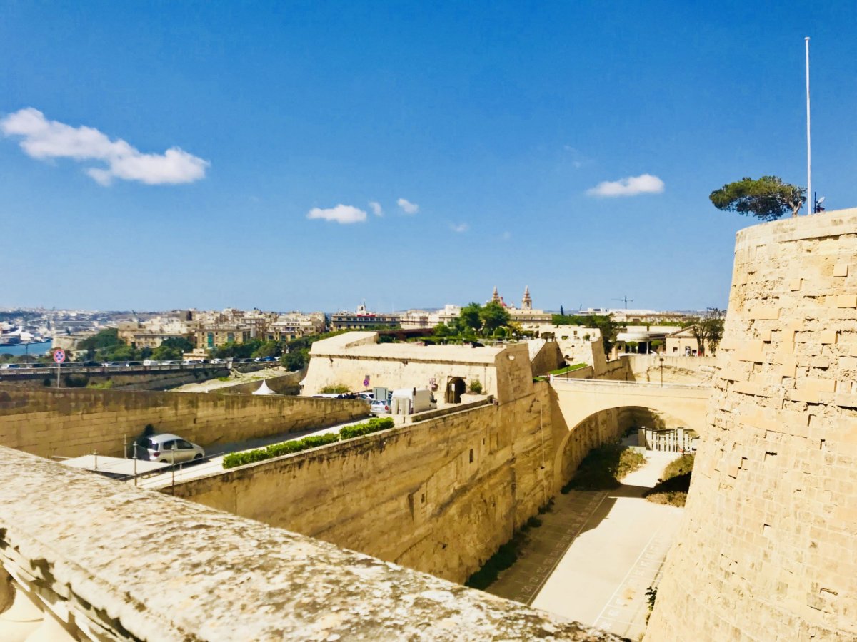 Valleta - hradby