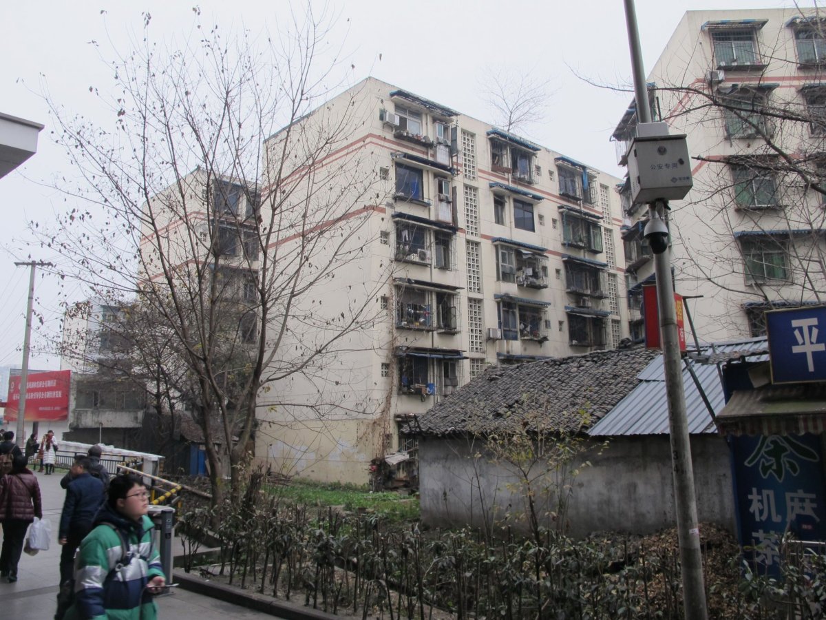 Paneláky na předměstí Chengdu