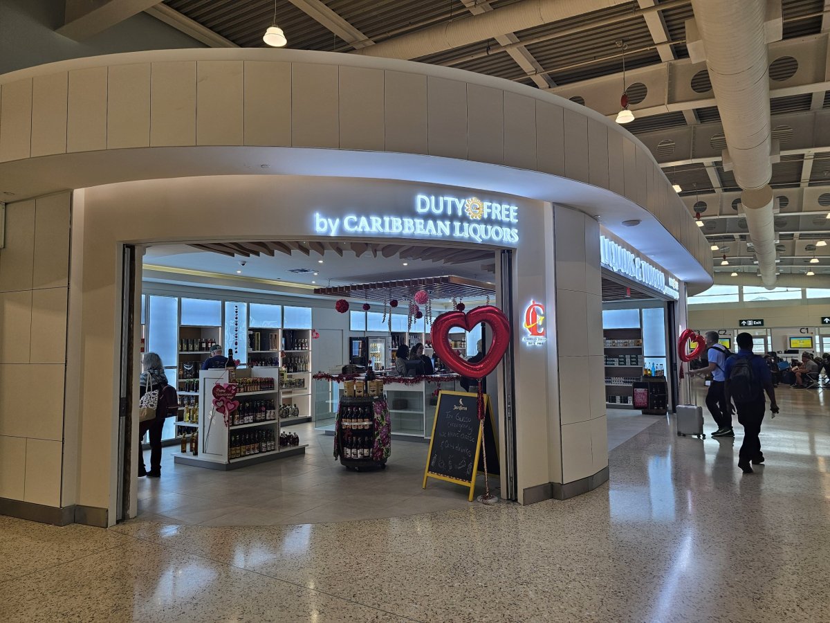 Duty Free Shop na letišti SXM