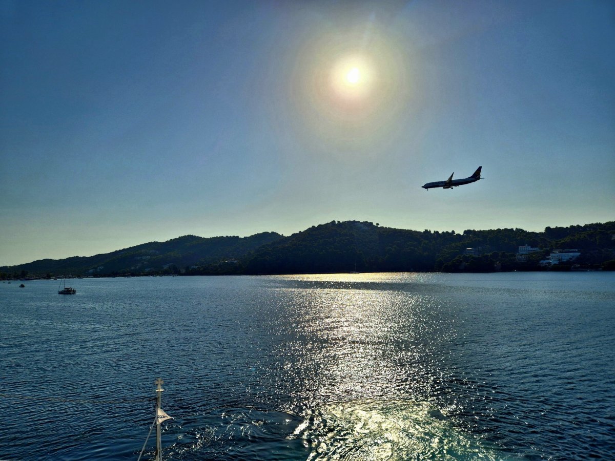 Přistání letadla na palubě trajektu