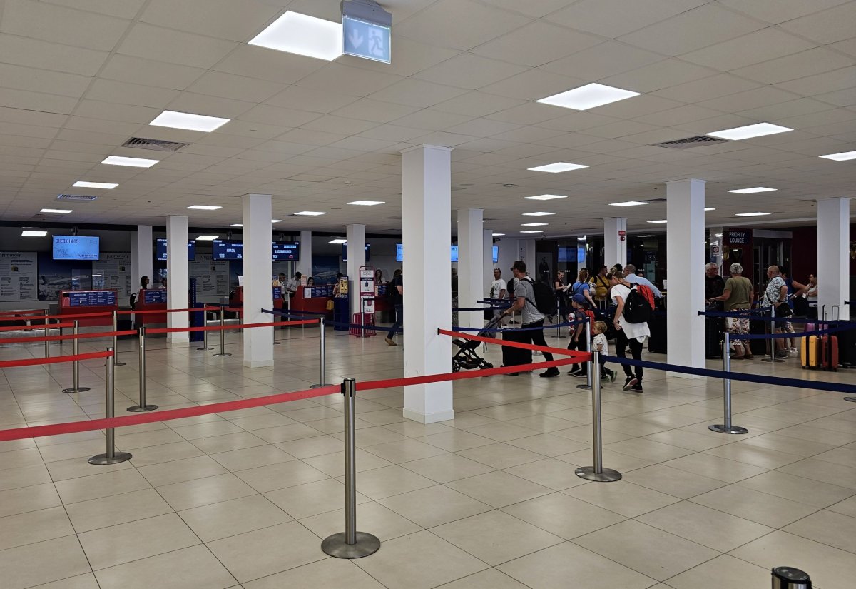 Check-in přepážky, letiště Rimini