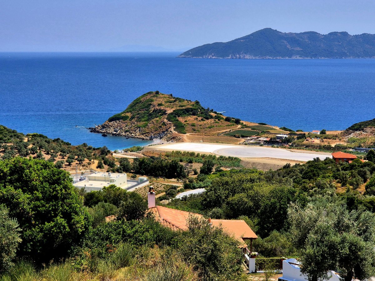 Runway končí na pláži Xanemos