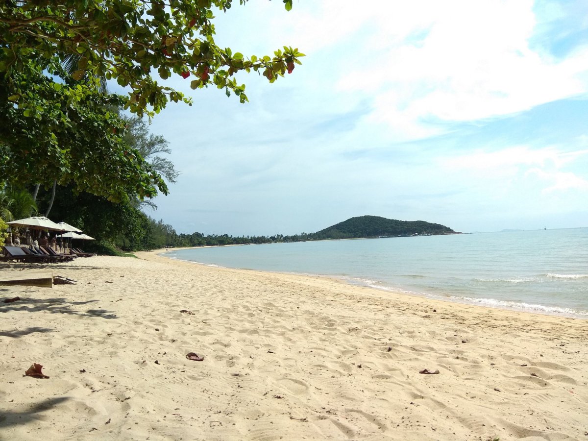 Lipa Noi Beach