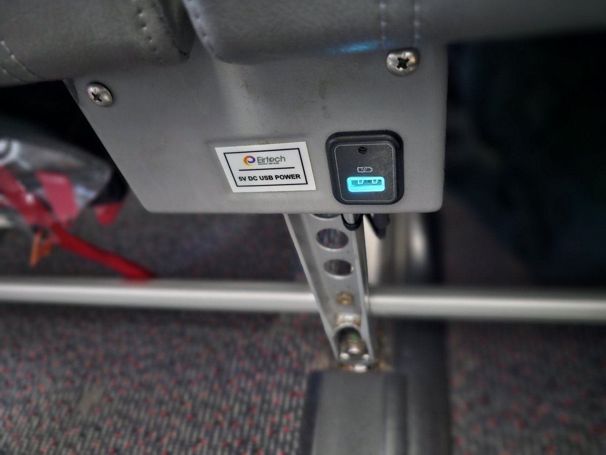 Zásuvky v sedačkách