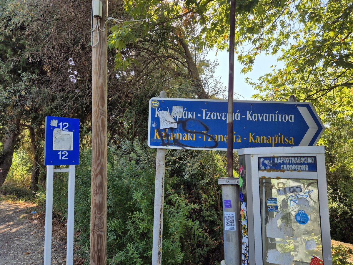 Autobusová zastávka č.12