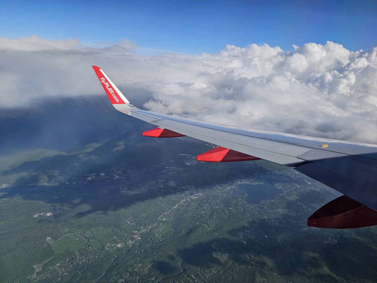 Výhled při přiblížení na letiště SWF