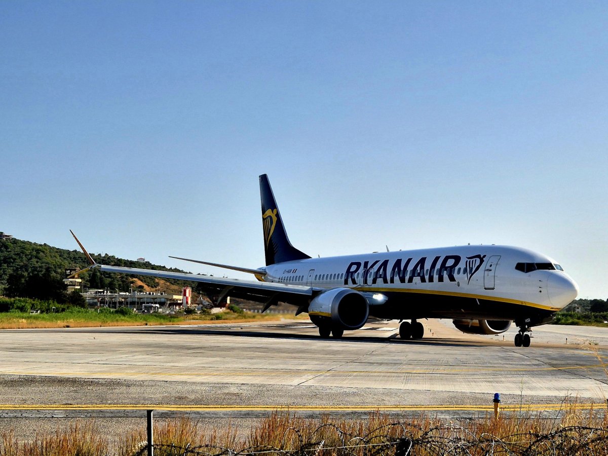 Piloti mávali na rozloučenou