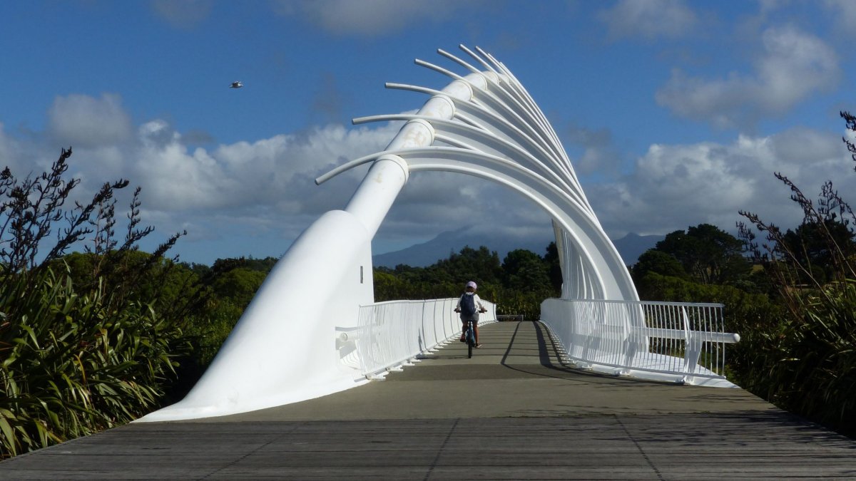 Most Te Rewa Rewa na cyklostezce poblíž New Plymout