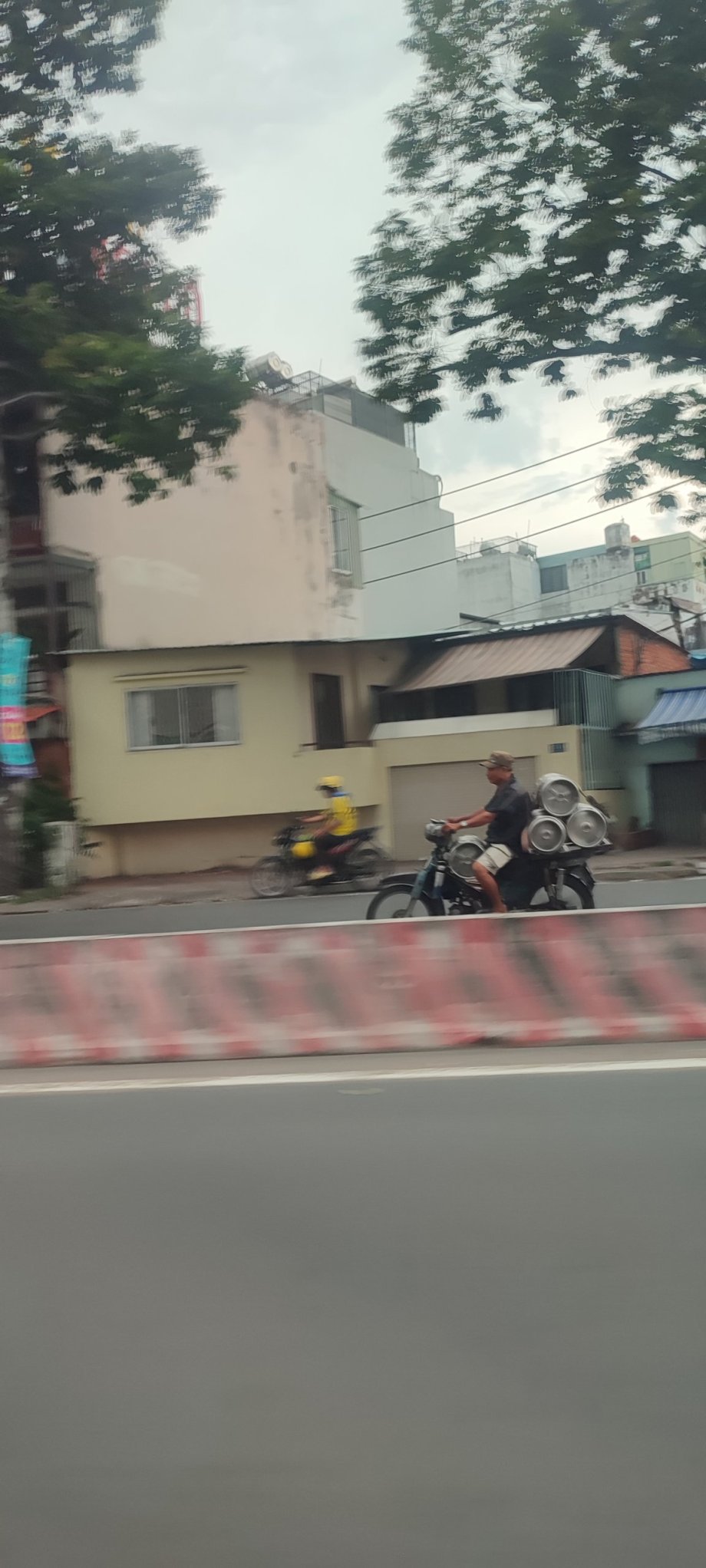Kolik sudů od piva se dá vézt na motorce?