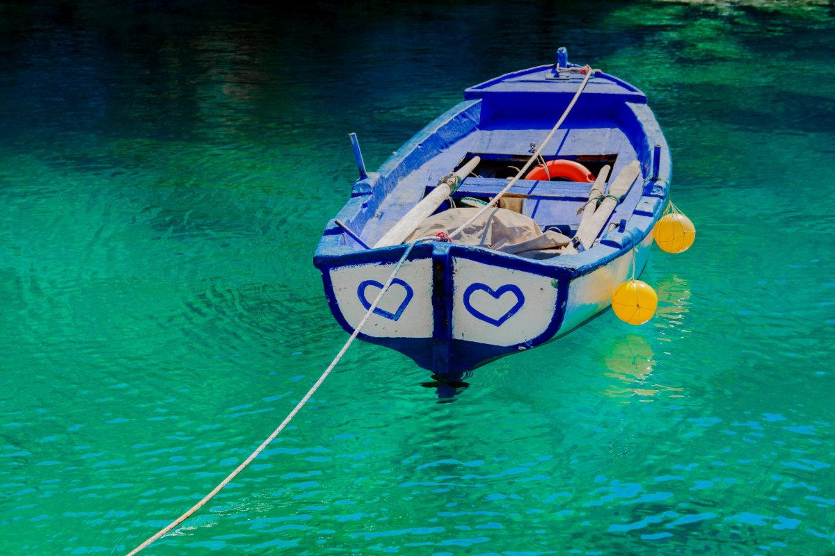 Loďka v Porto Vromi