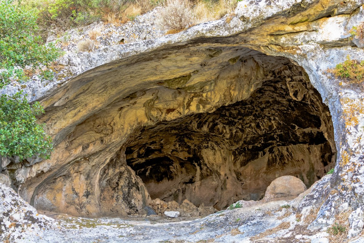 Pohled do Black Caves