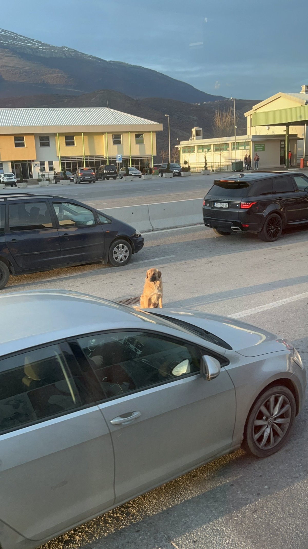 Týpek si to cháluje