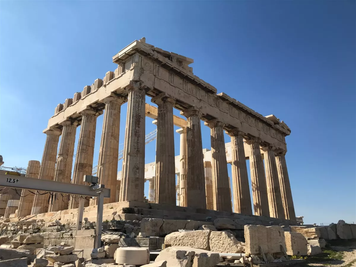 Parthenon ze zadní strany