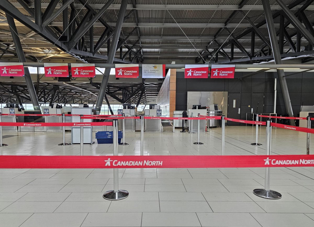 Check-in Canadian North