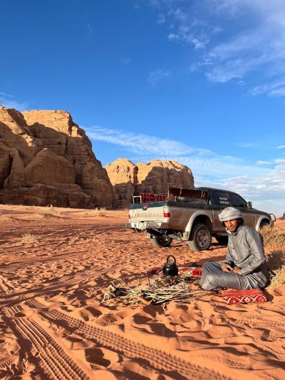 příprava čaje v poušti