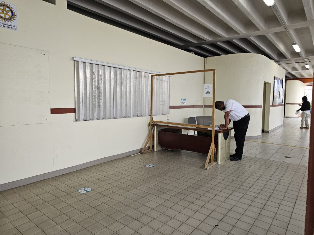 Dispečer taxi, letiště AXA