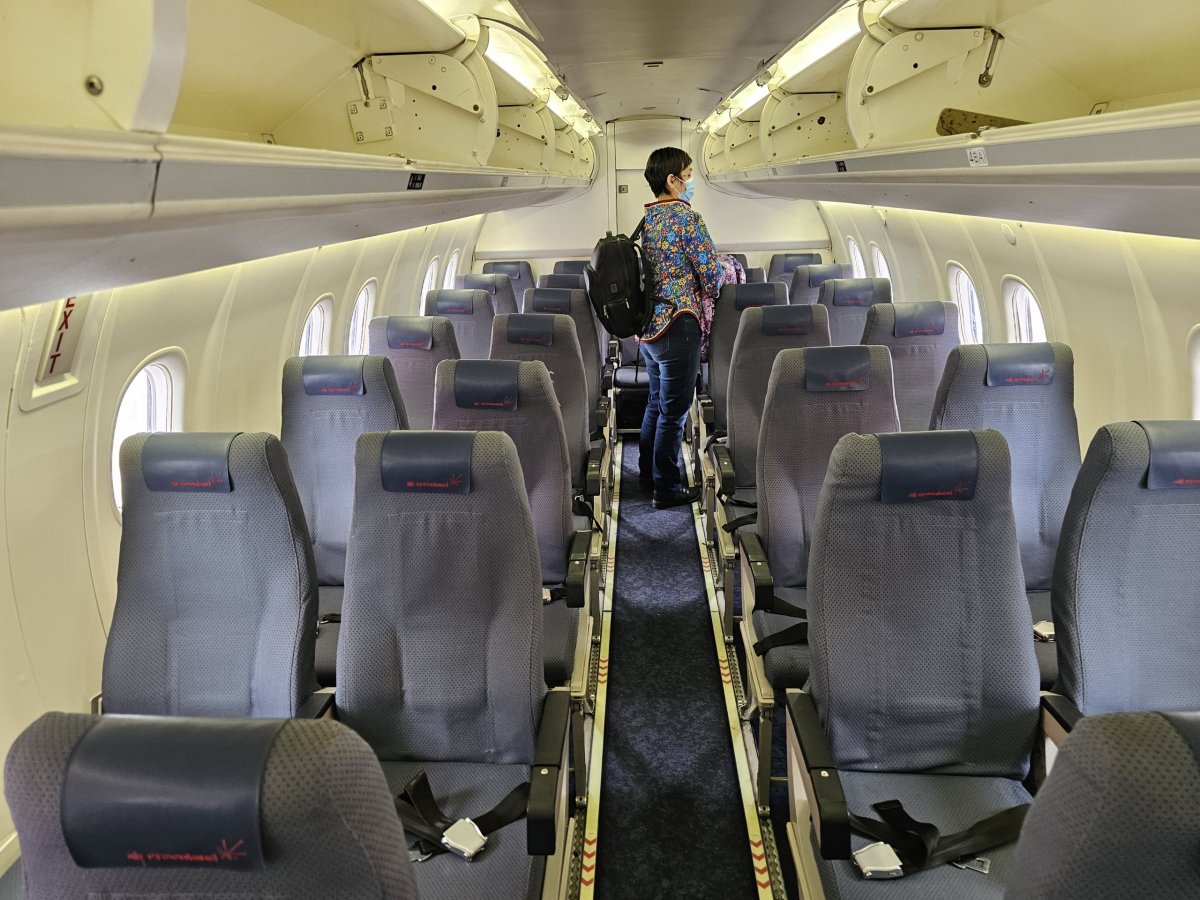 Interiér, Dash 8-200