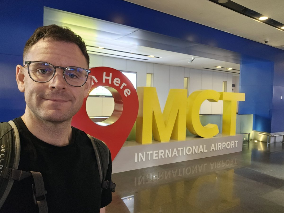 Já na letišti Maskat