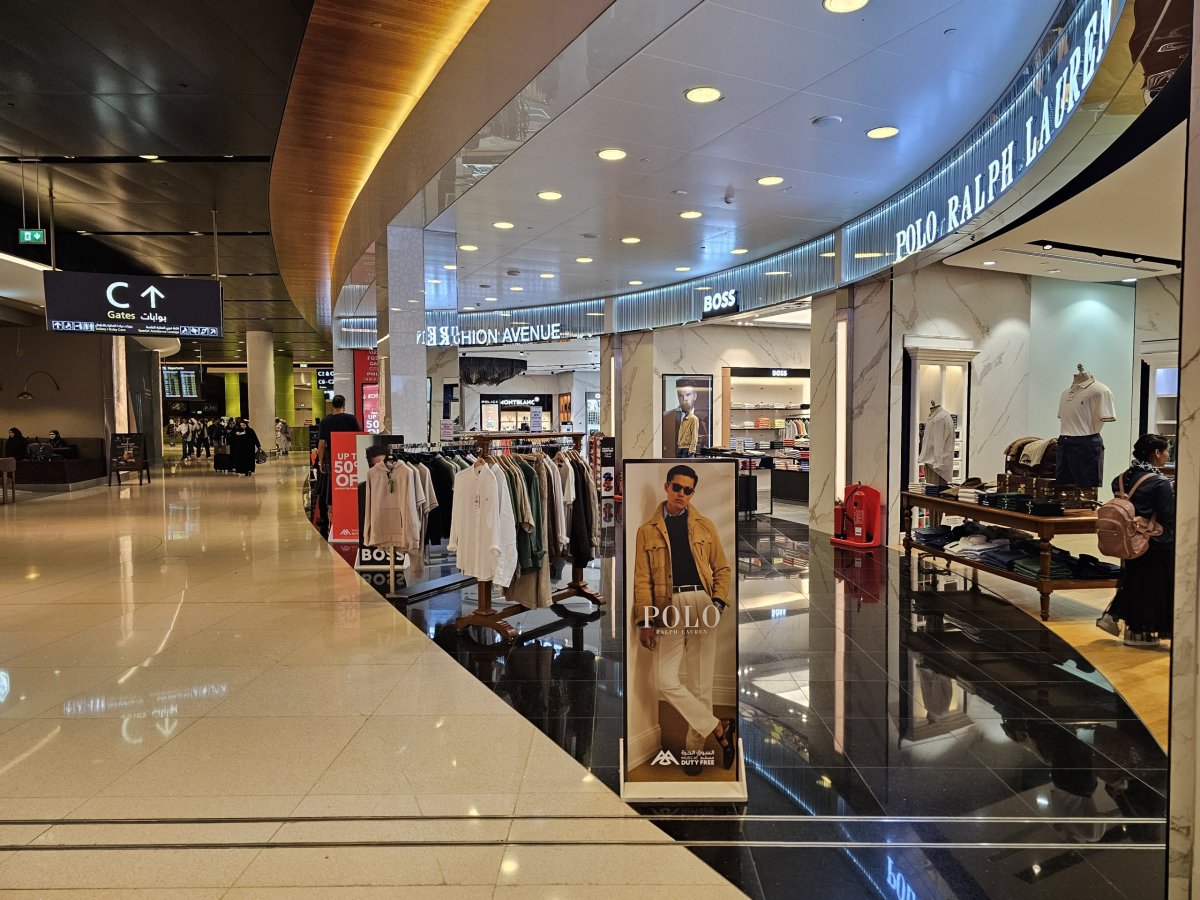 Obchody s módou, tranzitní zóna