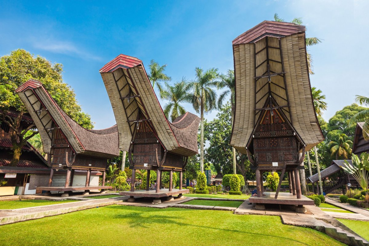 Tempat Wisata Taman Mini Indonesia Indah - Traveling Yuk